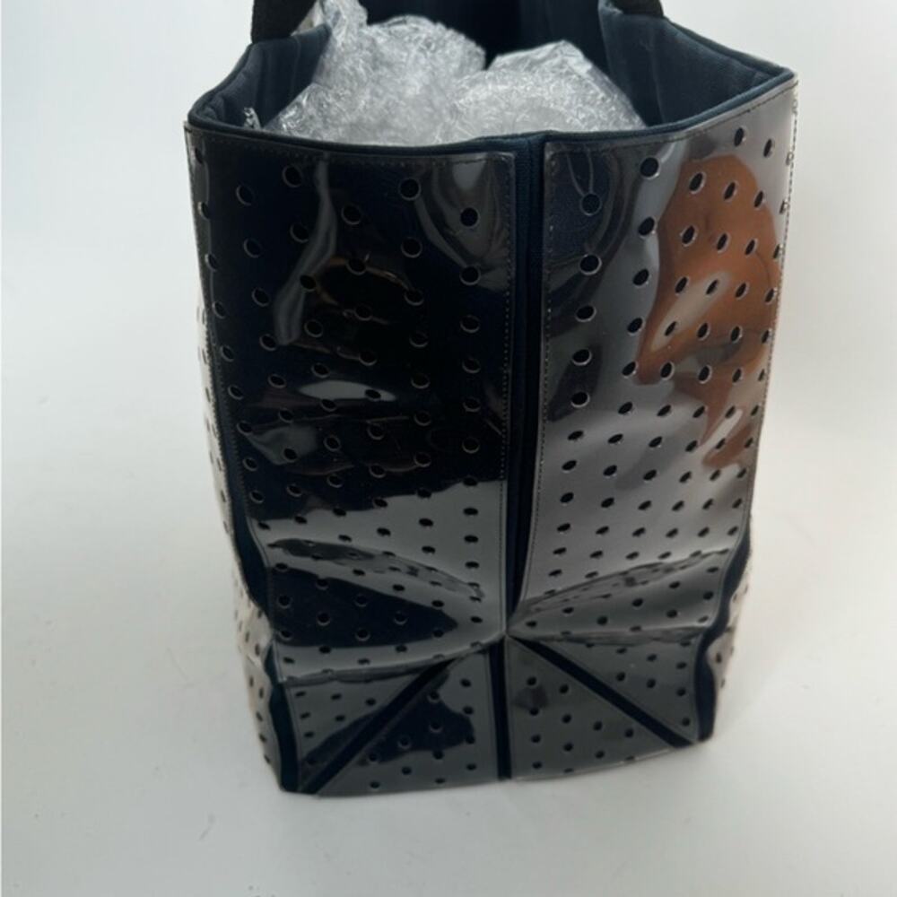 Chanel ENORMOUS tote, black + white fabric w/perforated pvc layer over material - Picture 13 of 16